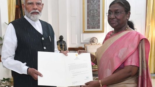 নরেন্দ্র মোদিকে প্রধানমন্ত্রী হিসেবে নিয়োগ প্রদান রাষ্ট্রপতির, রোববার সন্ধ্যায় শপথ গ্রহণ
