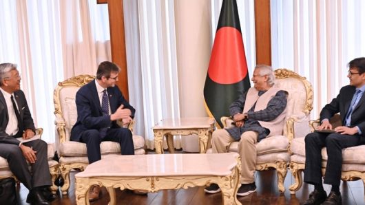 পাচার হওয়া অর্থ ফিরিয়ে আনতে মার্কিন যুক্তরাষ্ট্রের সহযোগিতা চেয়েছেন প্রধান উপদেষ্টা