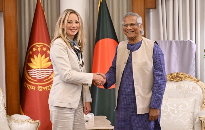 বাংলাদেশে স্টারলিংক চালু, সহায়তা পাওয়ায় প্রশংসা করলেন স্পেসএক্সের ভাইস প্রেসিডেন্ট